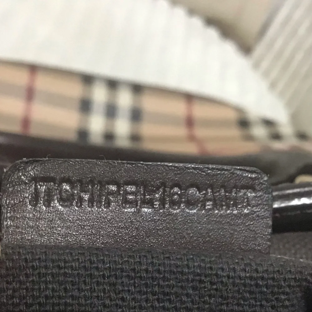 Burberry Bags - Picture 16 of 16